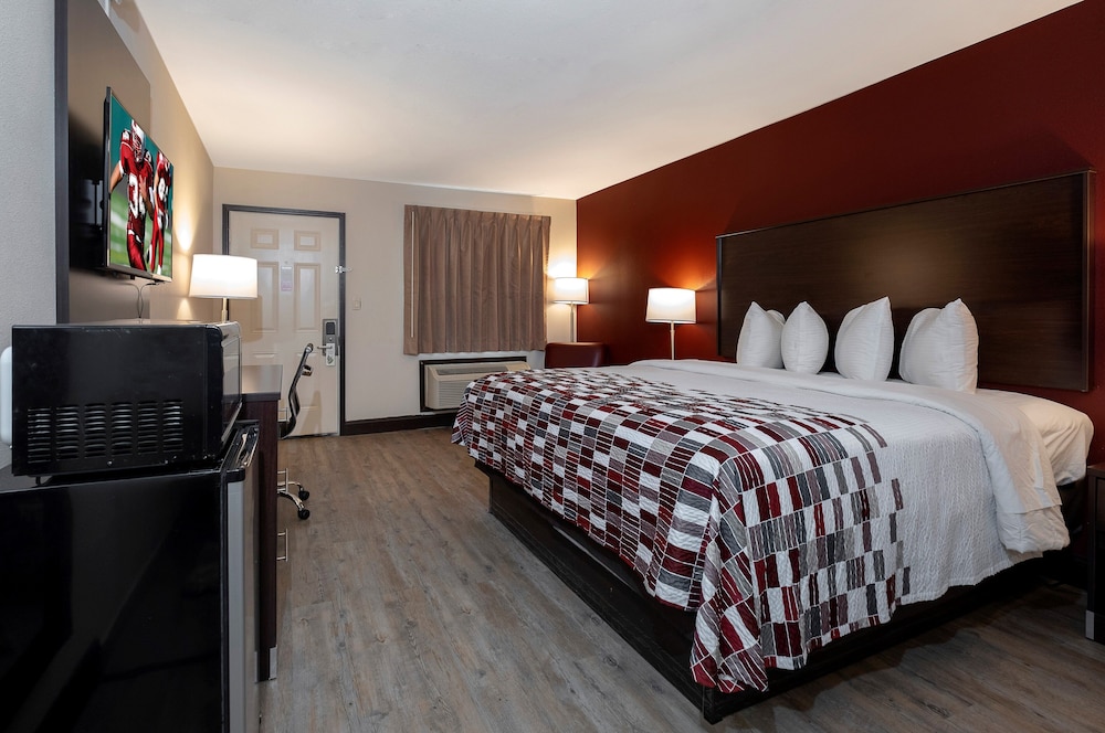 Red Roof Inn Muscle Shoals - photo 4