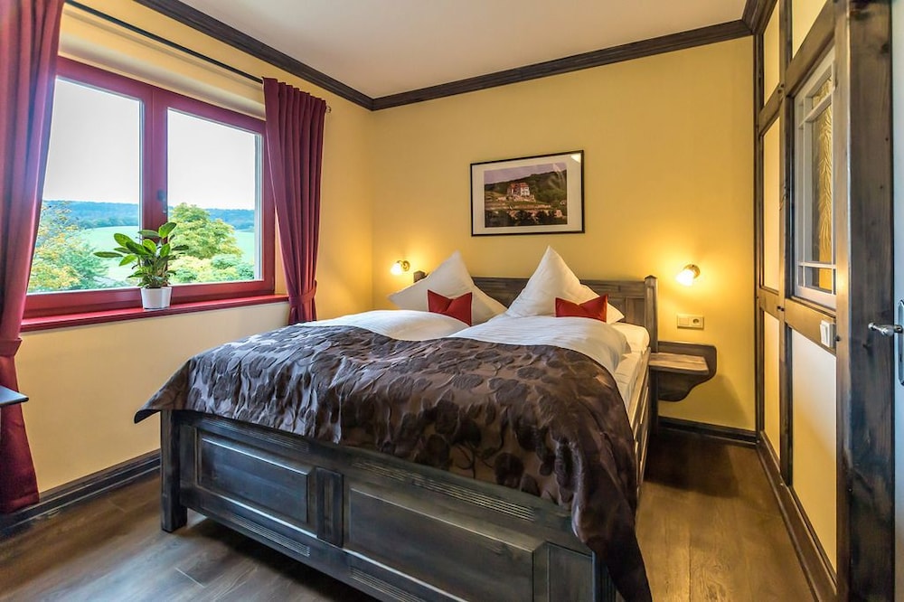 Waldschlösschen Wangen - carbon neutral hotel in Nebra