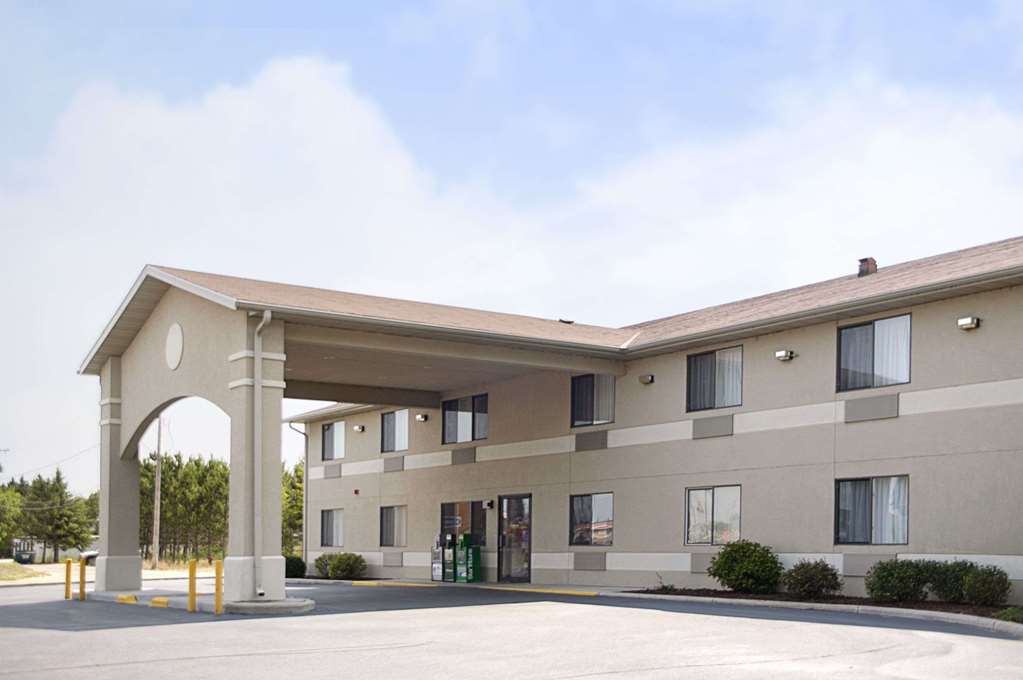 Super 8 by Wyndham Park Rapids - featured photo