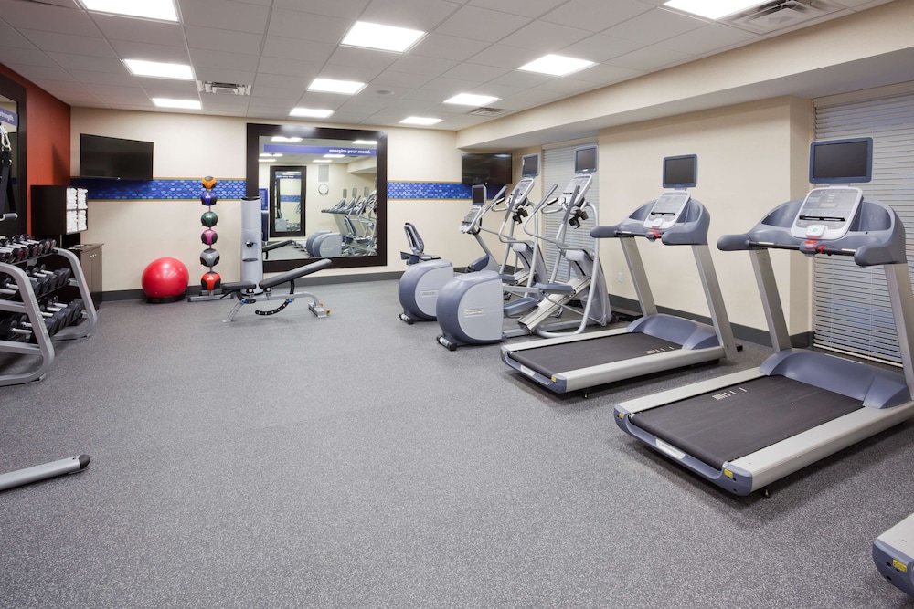 Hampton Inn Minneapolis Roseville - photo 30