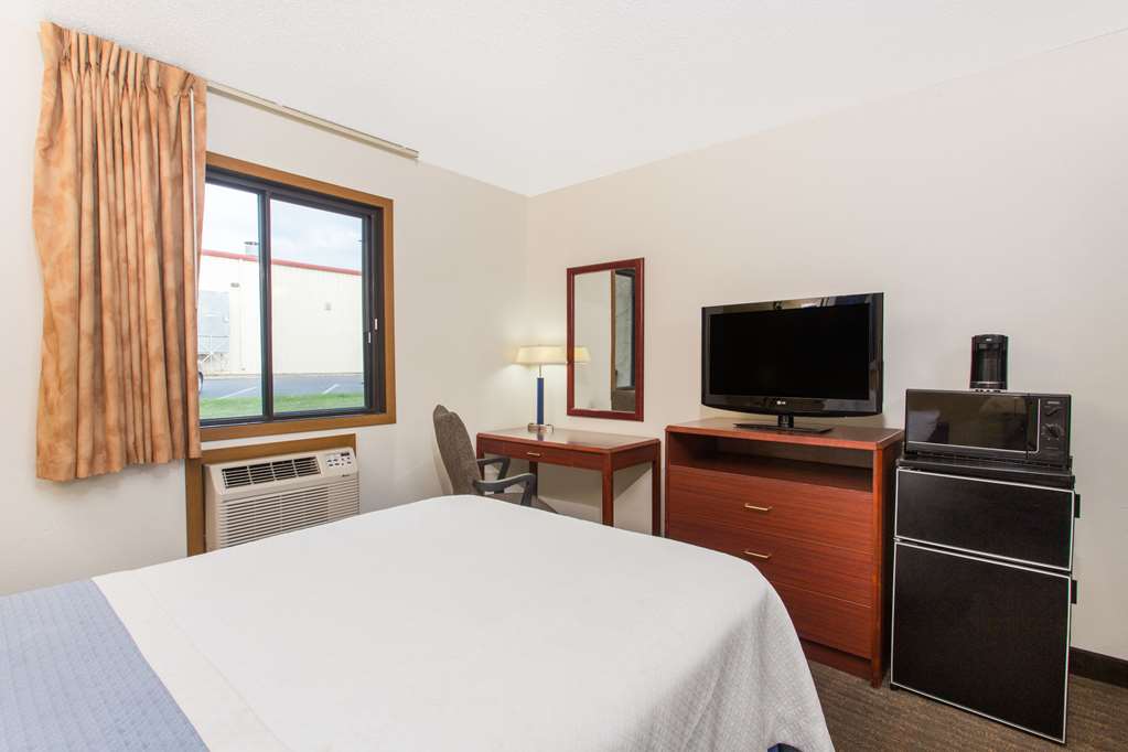 Days Inn by Wyndham Austin - photo 13