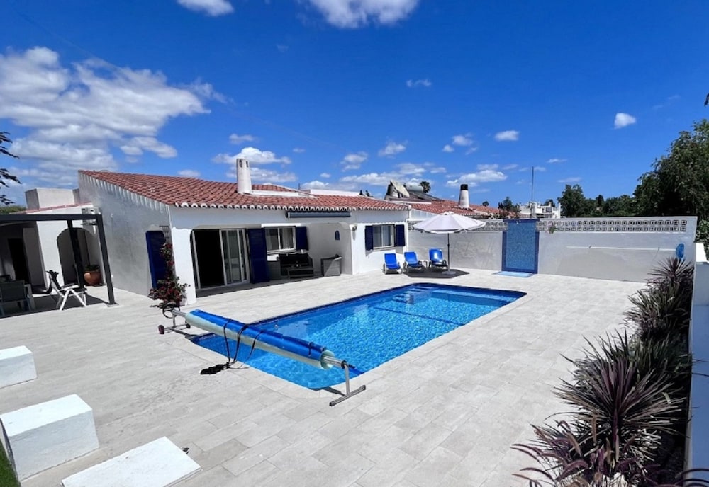 Casa Thea family villa with private heated swimm — 4-Star Luxury Hotel in Lagoa, Portugal
