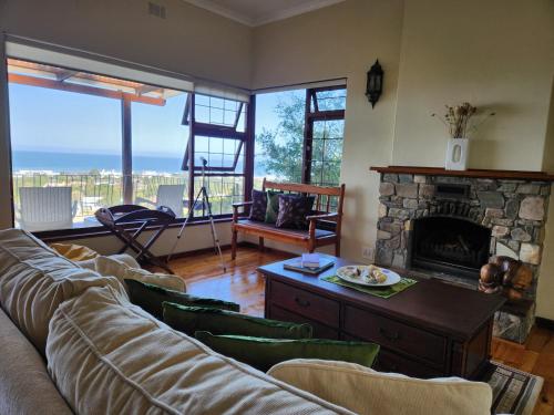 iGolomi Hillside Cottage — 4-Star Luxury Hotel in George, South Africa