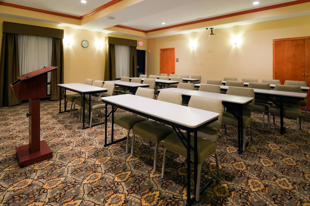 Holiday Inn Express Hotel & Suites Fairfield North by IHG - photo 28