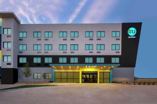 Tru by Hilton Amarillo West - photo 2