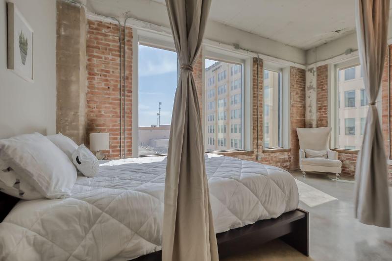 Luxury Downtown Dallas Stay by Amyfinehouse - photo 82