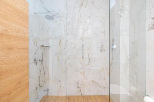 ART W Executive Apartments — 4-Star Luxury Hotel in Athens, Greece