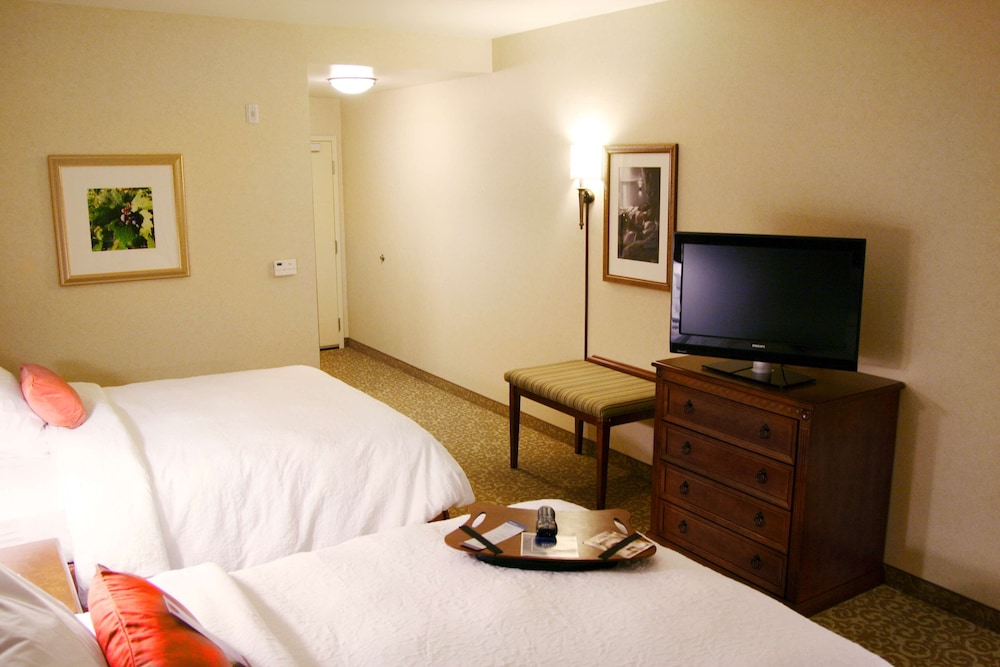 Hampton Inn & Suites Lodi - photo 10