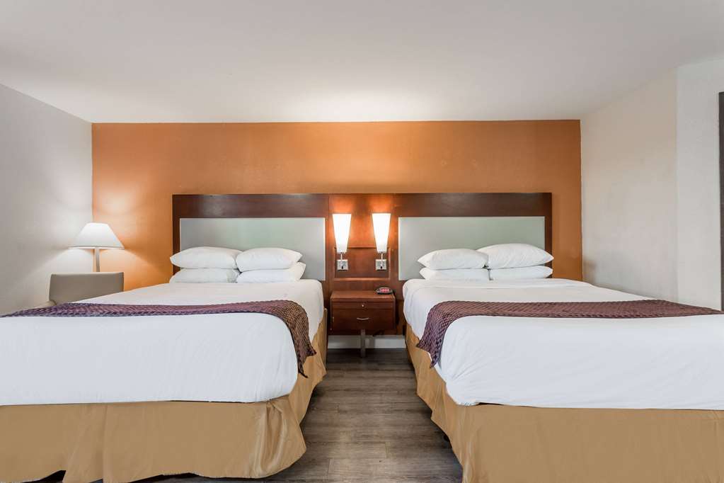 Days Inn & Suites by Wyndham Rocky Mount Golden East - photo 17