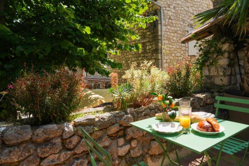 L'Améthyste Cocon in Provence — hotel in La Garde-Adhemar