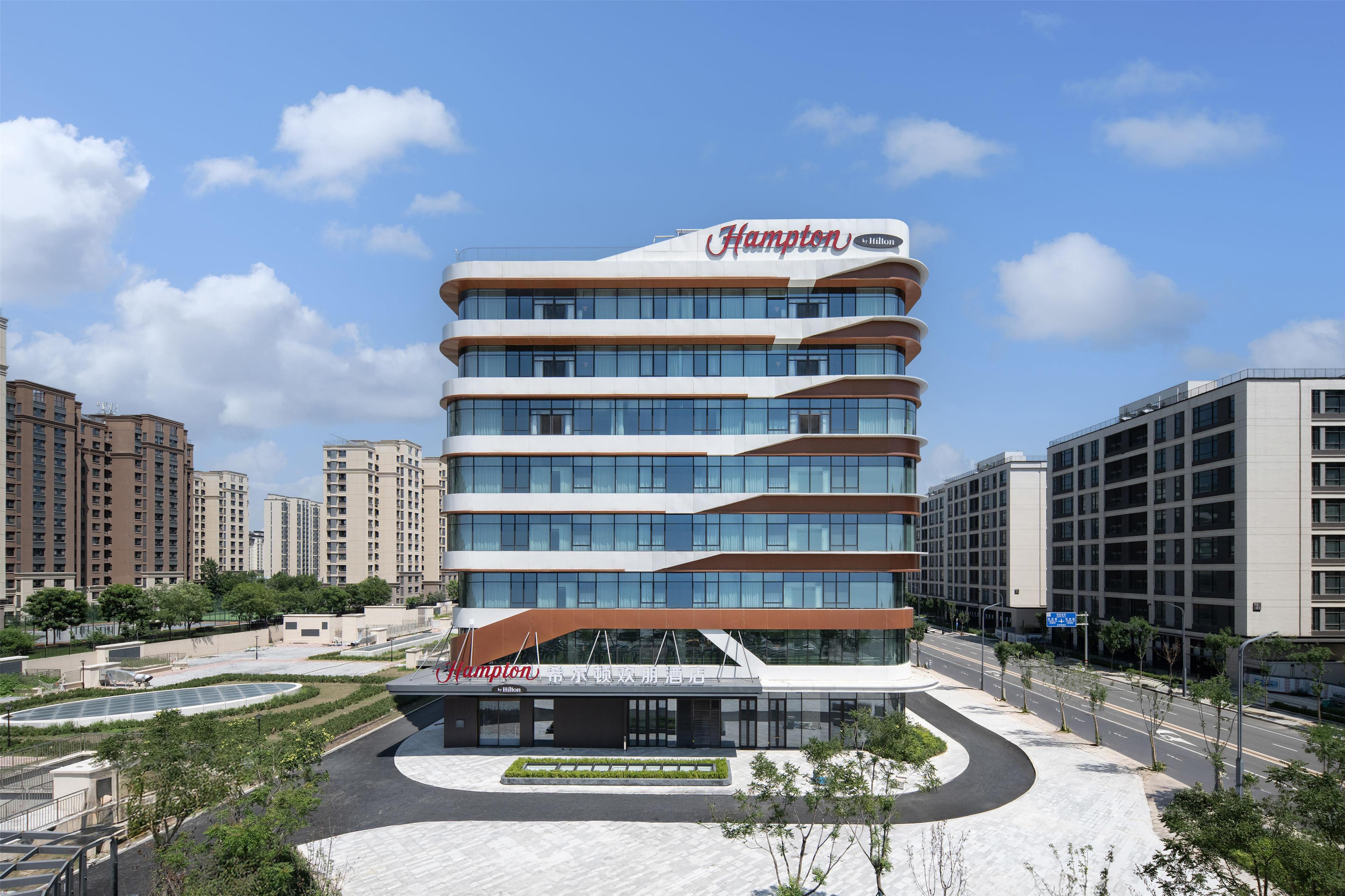 Hampton by Hilton Beijing Capital Airport CIECC — 4-Star Luxury Hotel in Beijing, People's Republic of China