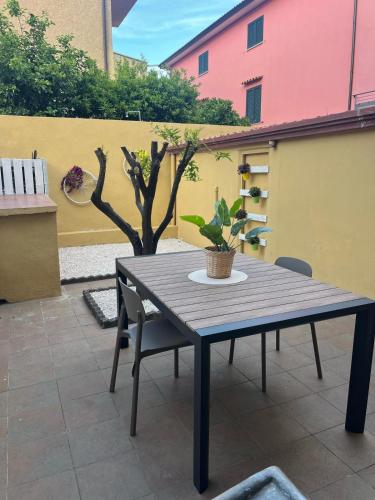 Appartamento Maria Giovanna Caletta sul mare in La Caletta, Italy