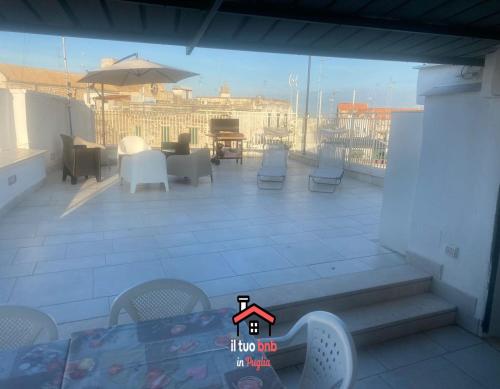 Casa Bianca bnb Big Terrace 10 min Airport Beaches — 4-Star Luxury Hotel in Bitonto, Italy