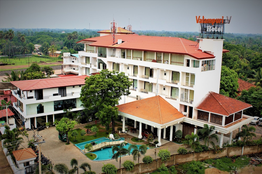 Valampuri Hotel — hotel in Jaffna