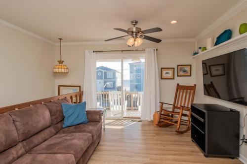 A Beach Music Paradise Too by Oak Island Accommodations - photo 11
