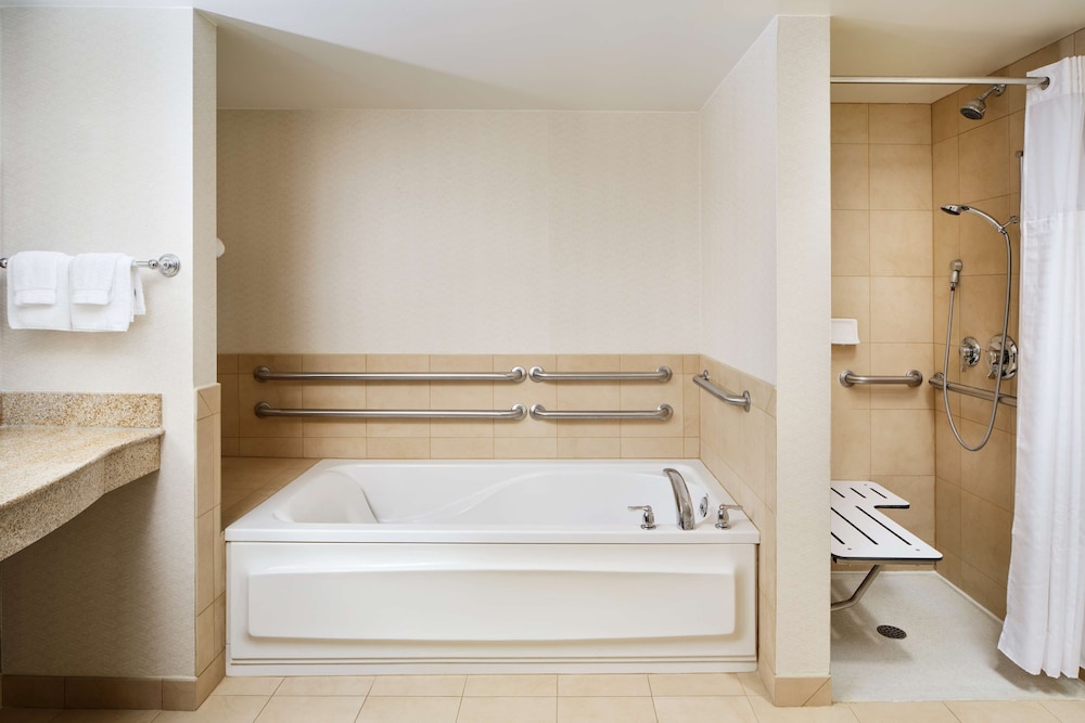 Hilton Garden Inn Schaumburg - photo 19