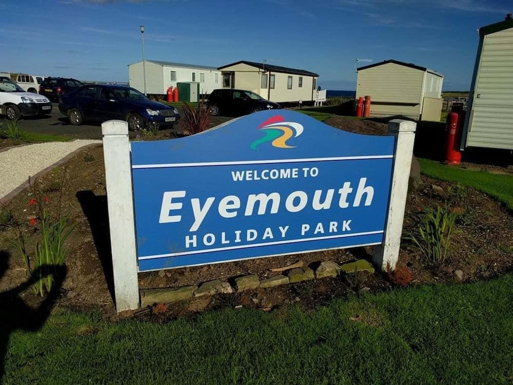 Tranquil Seaside Caravan Retreat in Eyemouth in Eyemouth, United Kingdom