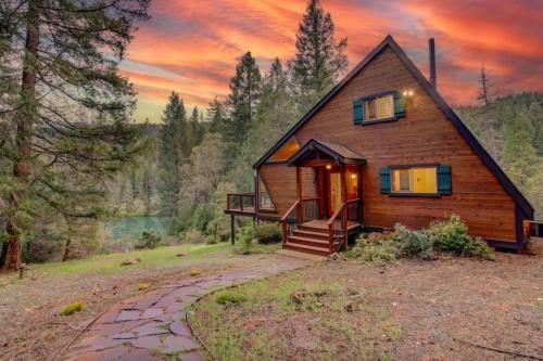 Lakefront Chalet Nevada City — 4-Star Luxury Hotel in Nevada, United States