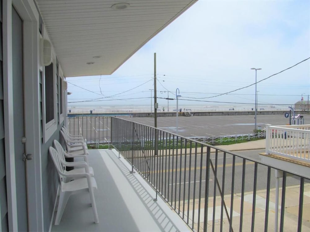 Rio Motel and Suites - photo 29