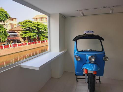 Line Bangkok Hostel