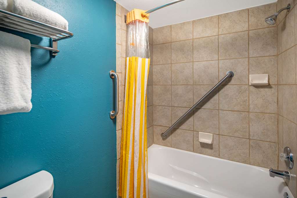 Wingate by Wyndham Valdosta Moody AFB - photo 21