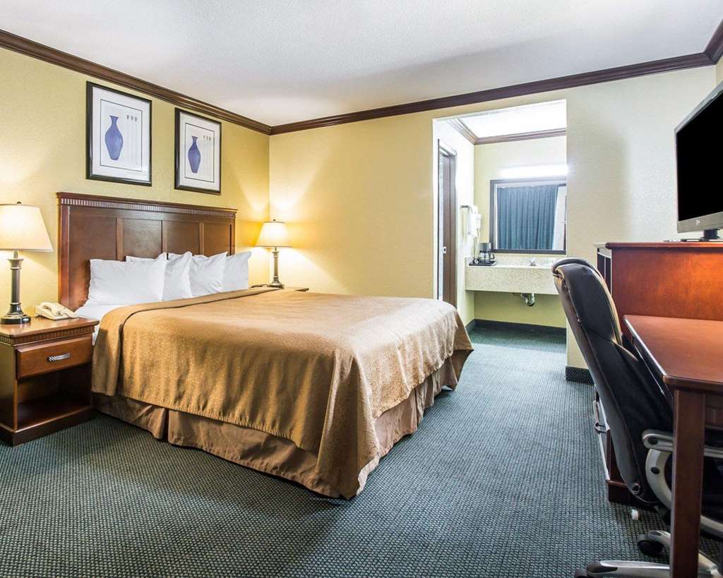 Quality Inn San Diego I 5 Naval Base - photo 13