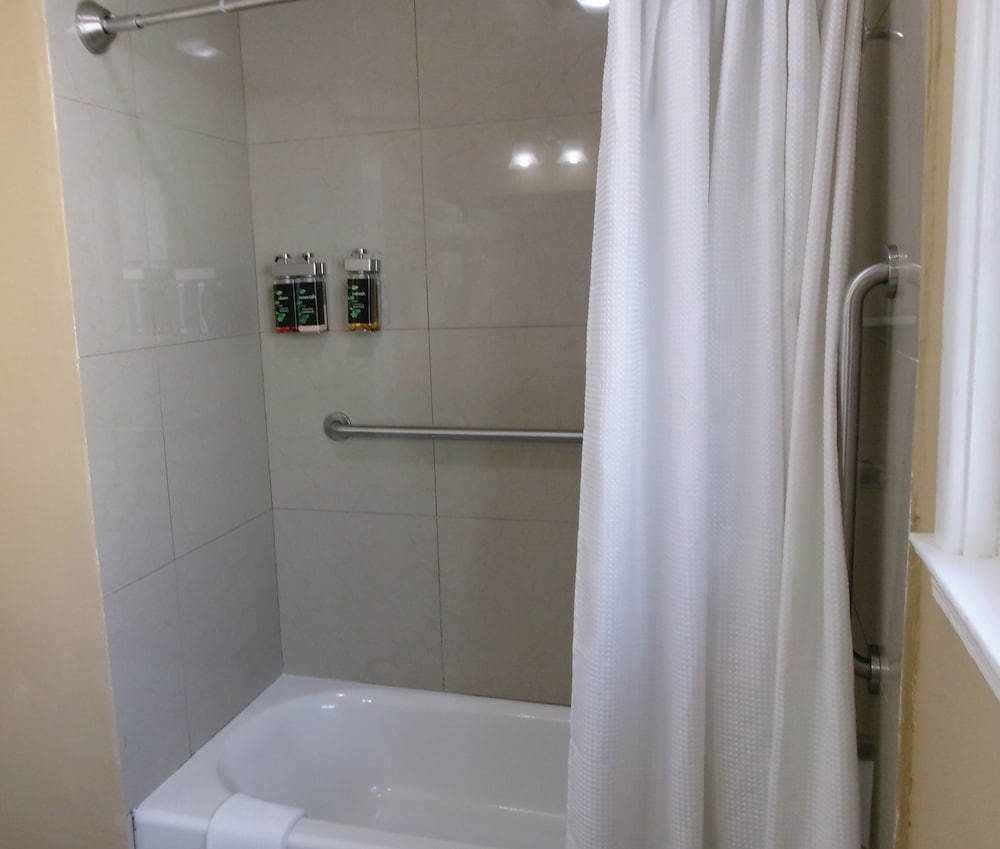 Carmel Wayfarer Inn - photo 25