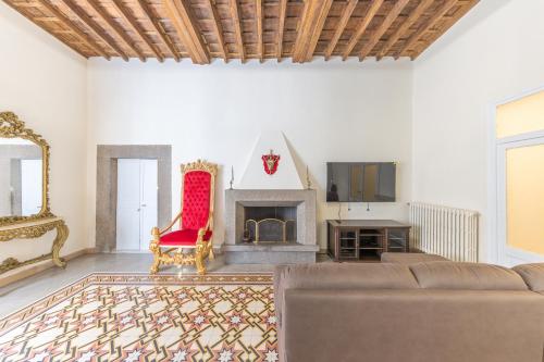 The House of Thrones — 4-Star Luxury Hotel in Viterbo, Italy