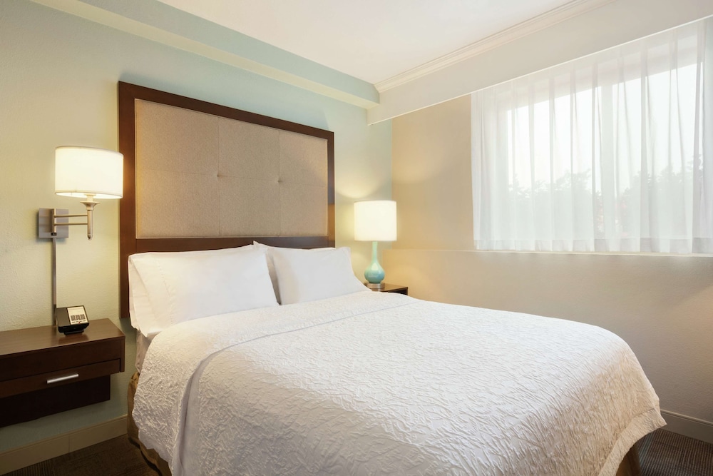 Hampton Inn Clackamas - photo 6