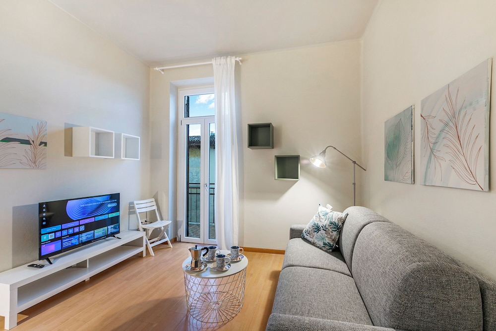 Casa Enza — 4-Star Luxury Hotel in Desenzano Del Garda, Italy