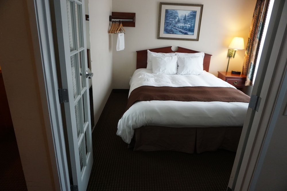 River Hills Hotel - photo 4