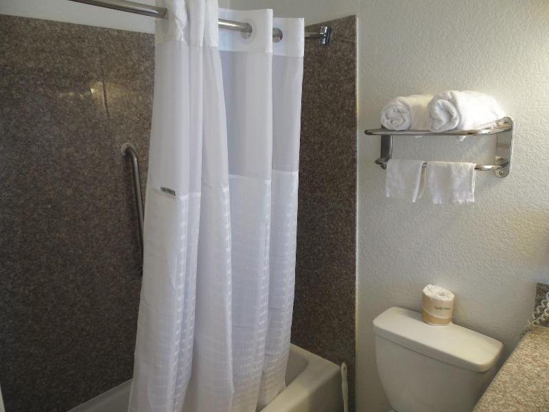 Hi Way Host Motel - photo 17