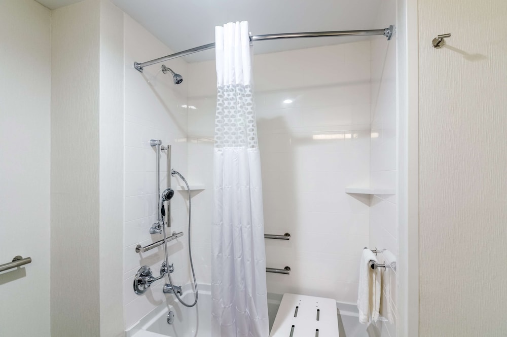 Hampton Inn Oklahoma City Northeast - photo 25