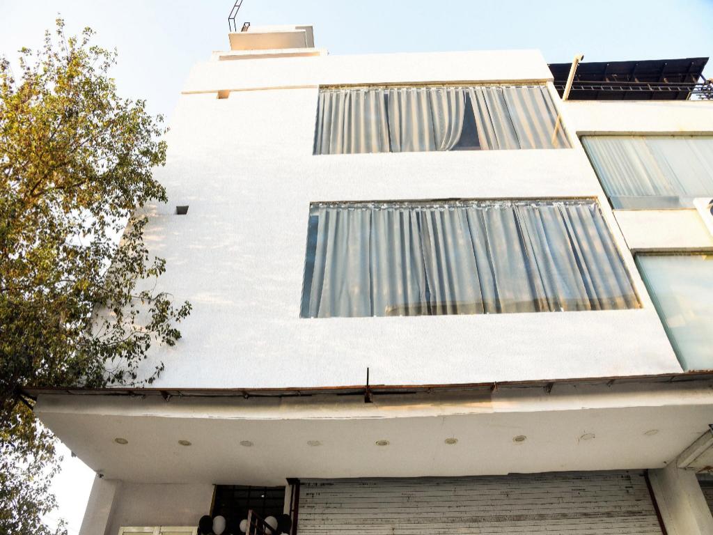 OYO 76644 Paradise Palace pet-friendly hotel Bhopal