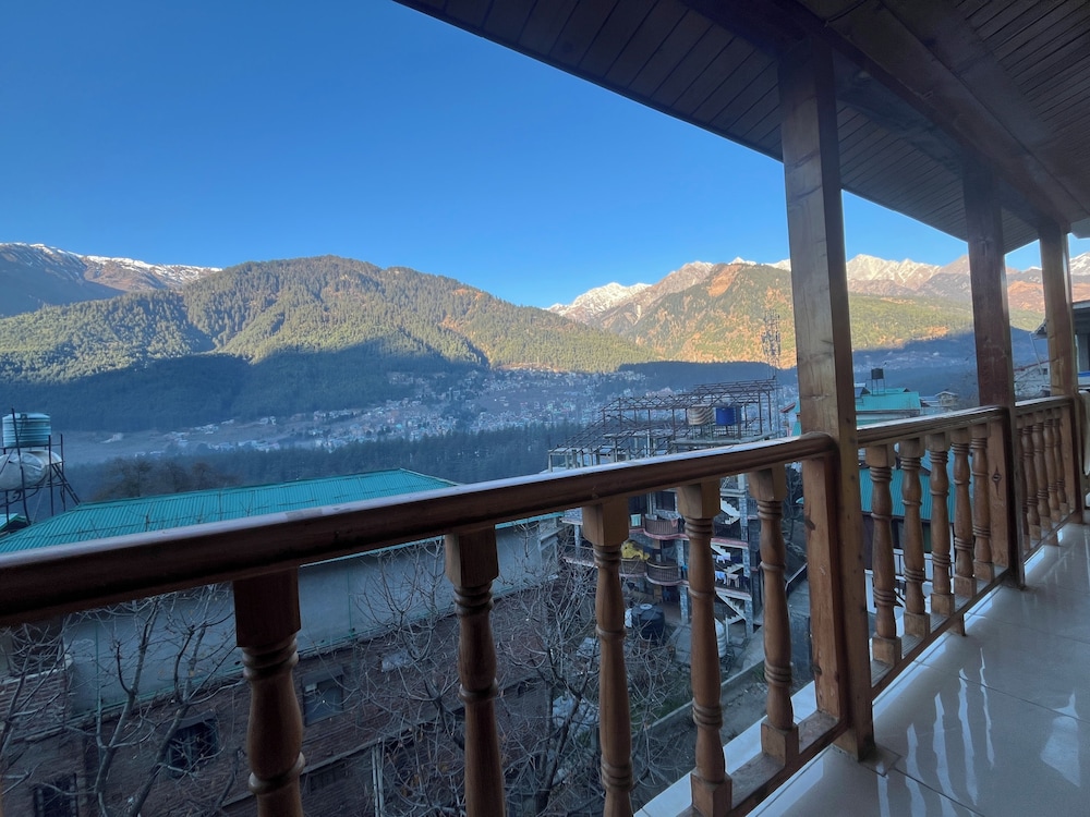 Trippeaze stays - carbon neutral hotel in Manali