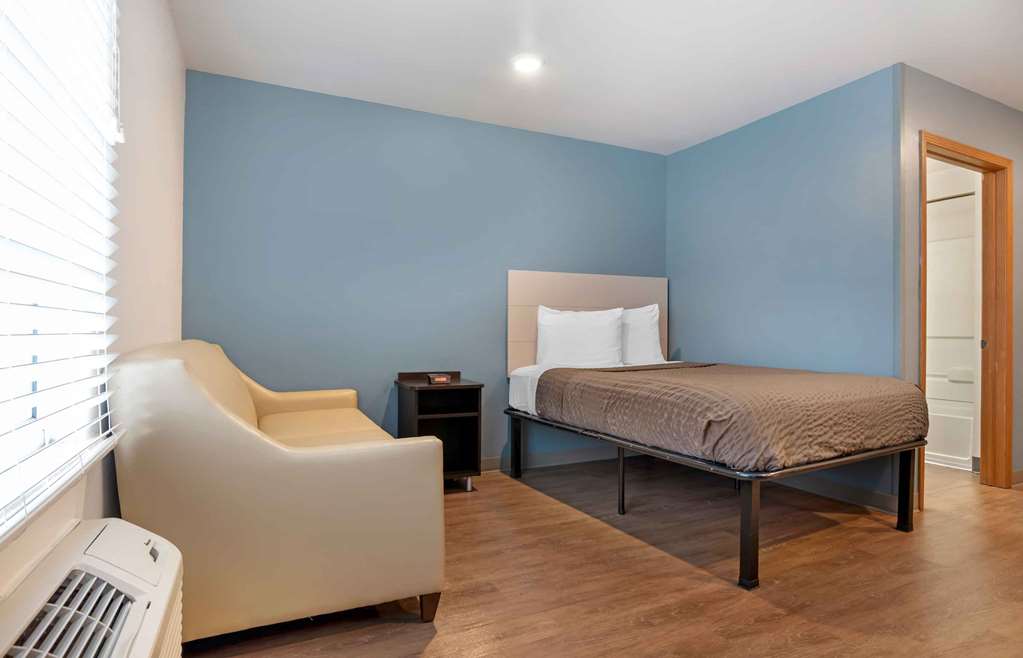 Extended Stay America Select Suites Pensacola Northeast - photo 7
