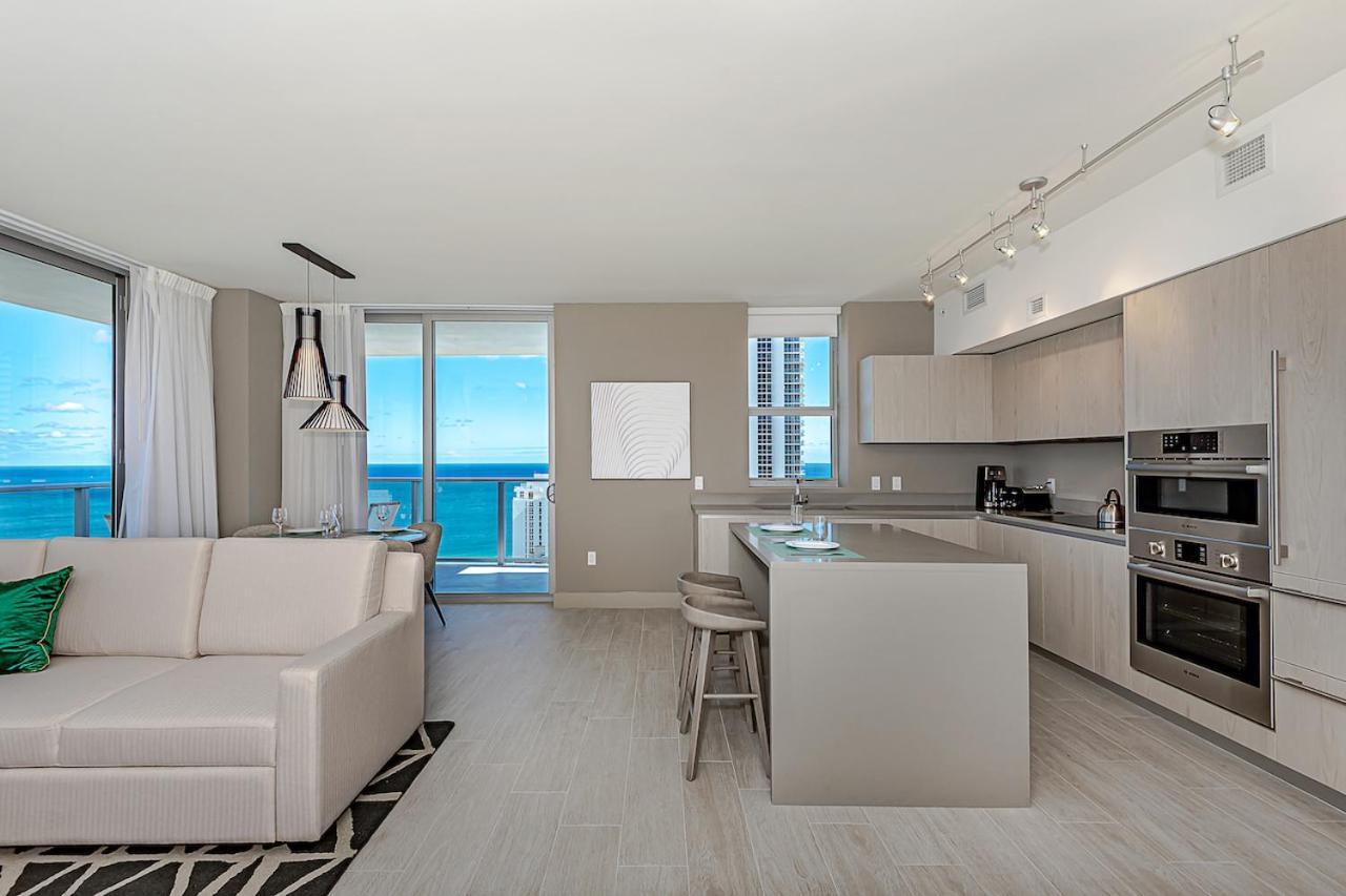 Luxury 2Br Front Ocean & Bay View Amazing Pools — 4-Star Luxury Hotel in Hollywood, United States