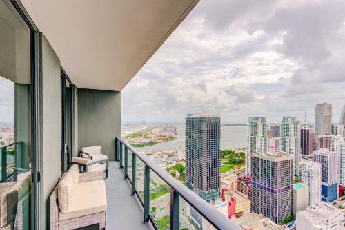 Magic Miami Penthouse Ocean & City Views Pool Spa Gym — 5-Star Luxury Hotel in Miami, United States