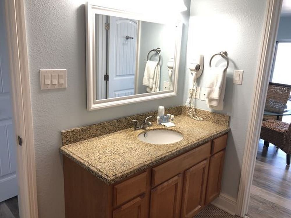 Beachgate CondoSuites & Motel - photo 107