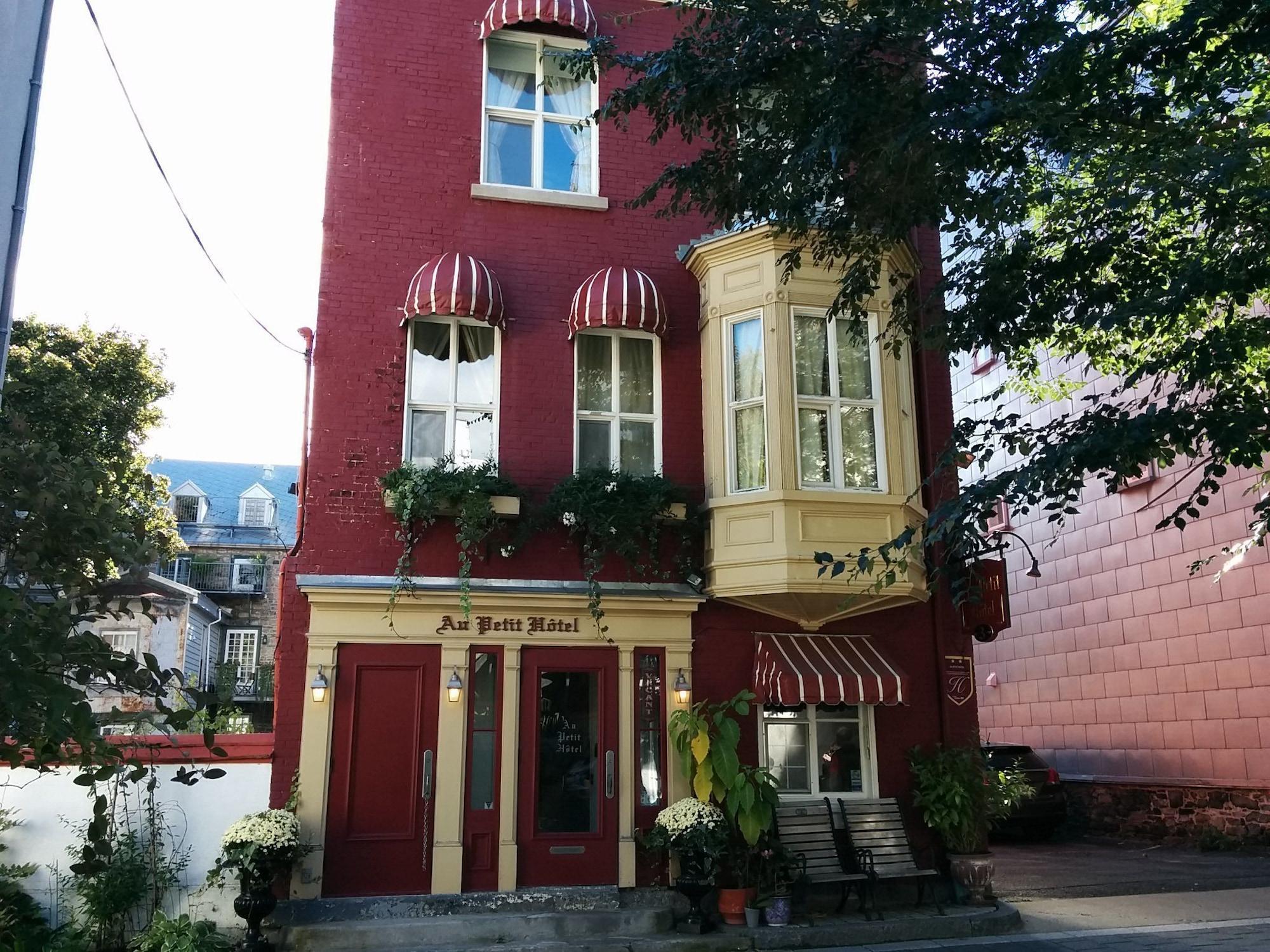 Au Petit Hôtel - carbon neutral hotel in Quebec