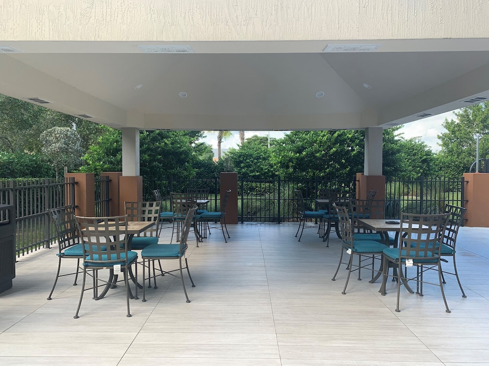 Candlewood Suites Miami Exec Airport Kendall by IHG - photo 29
