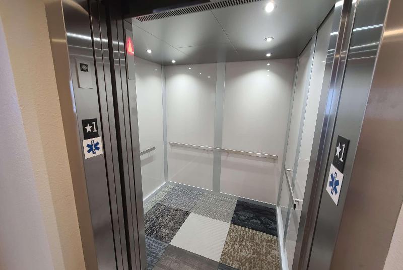 Days Inn by Wyndham Johnson Creek - photo 4