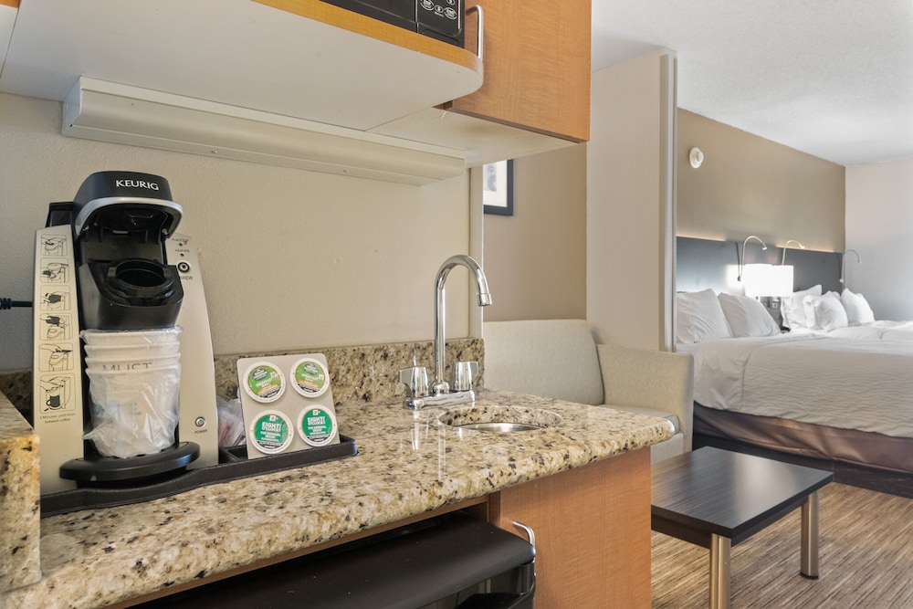Holiday Inn Express Hotel & Suites Bethlehem by IHG - photo 13