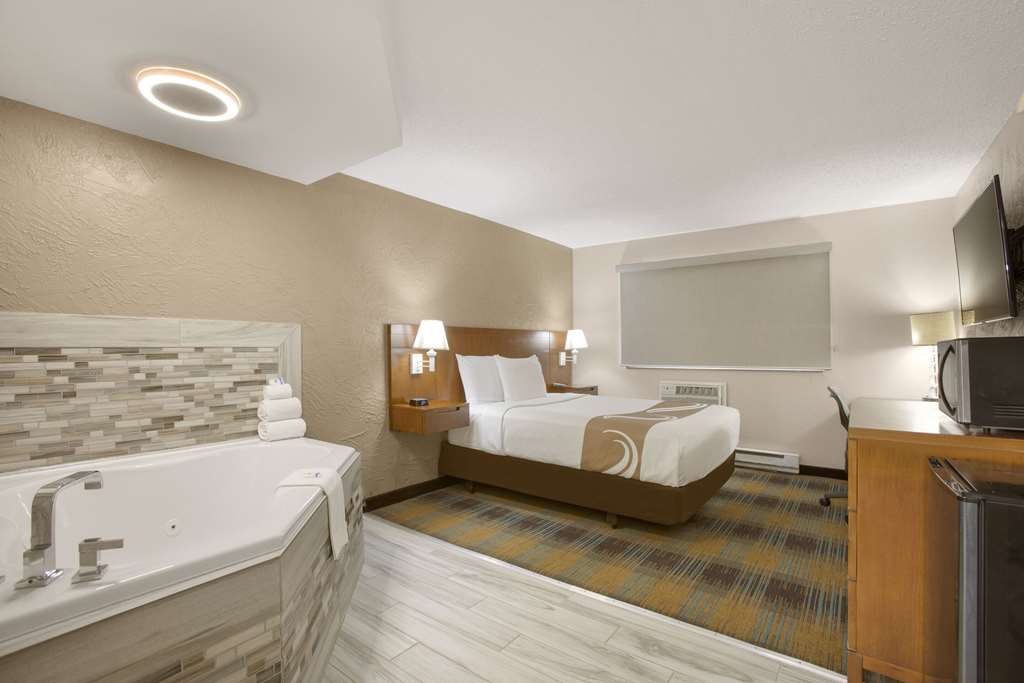 Rodeway Inn & Suites Grand Rapids Southeast - photo 20