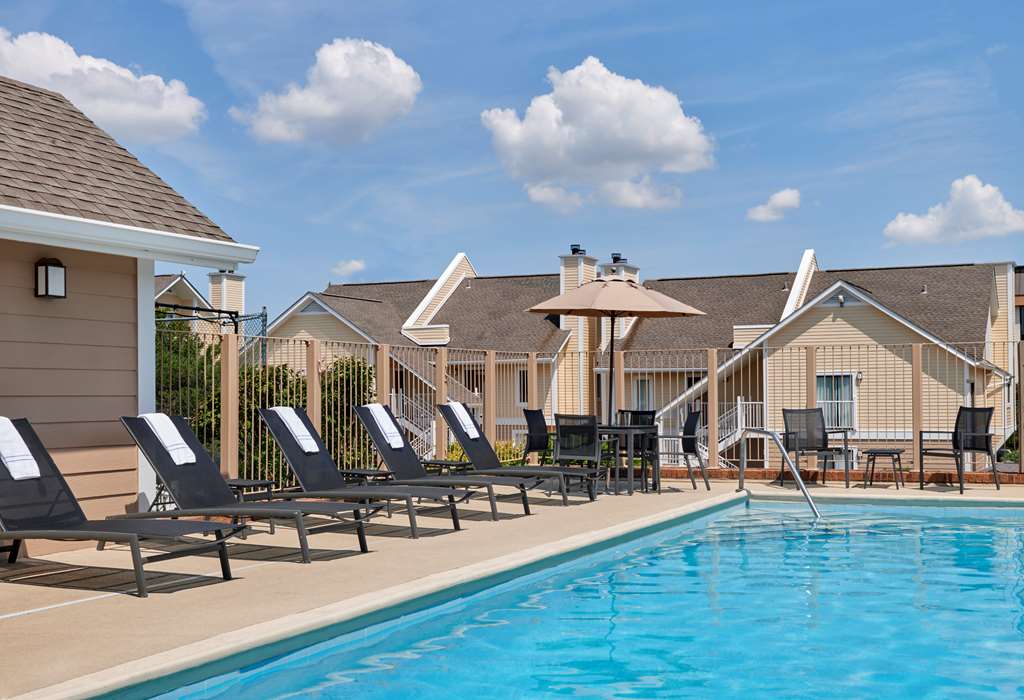 Sonesta Simply Suites Cleveland Airport — hotel in Middleburg Heights