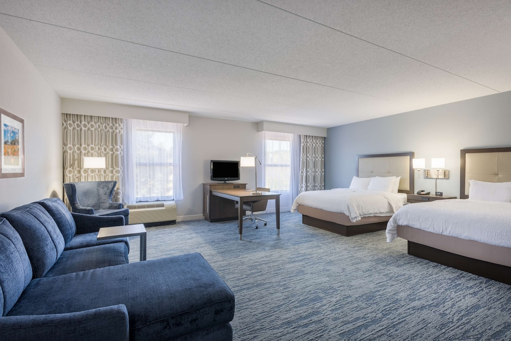 Hampton Inn Mount Airy - photo 17