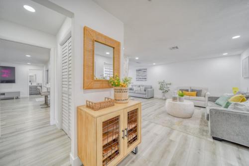 Kids Friendly Central Cape Coral Gem Heated Pool & Spa in Cape Coral, United States