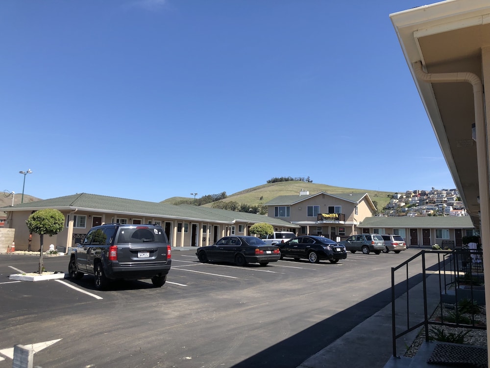 Holland Inn & Suites - photo 2