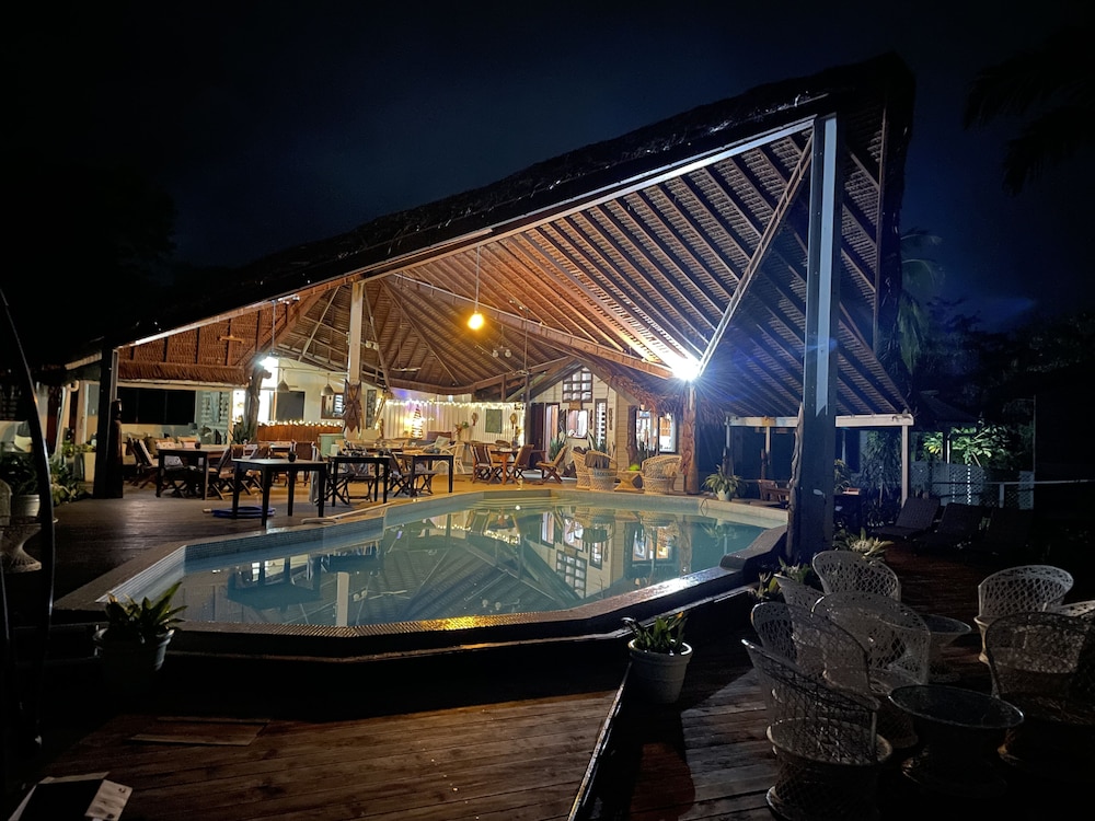 Deco Stop Lodge 4474200 — Luganville