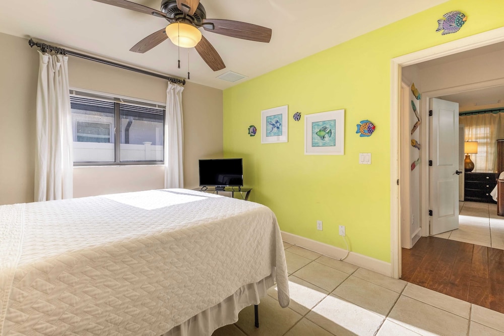 Private Pool Sunroom Beach Escape at Manatee - photo 27